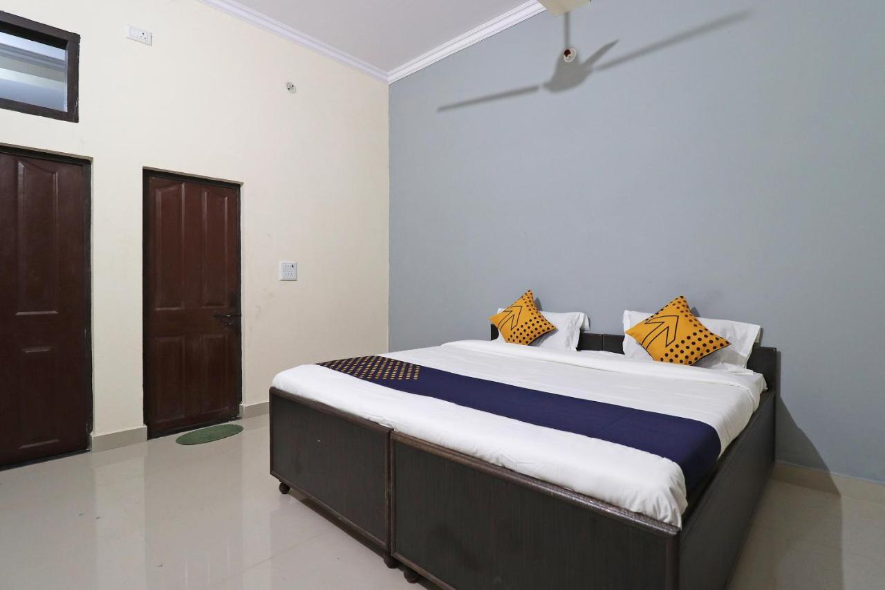 Spot On 61716 Rao Hotel Garhi Harsaru Exterior photo