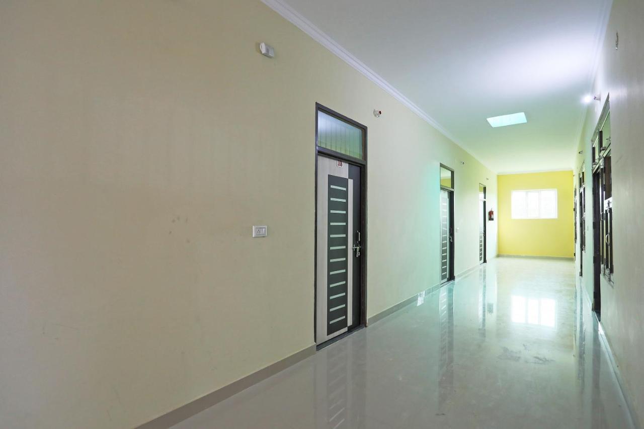 Spot On 61716 Rao Hotel Garhi Harsaru Exterior photo